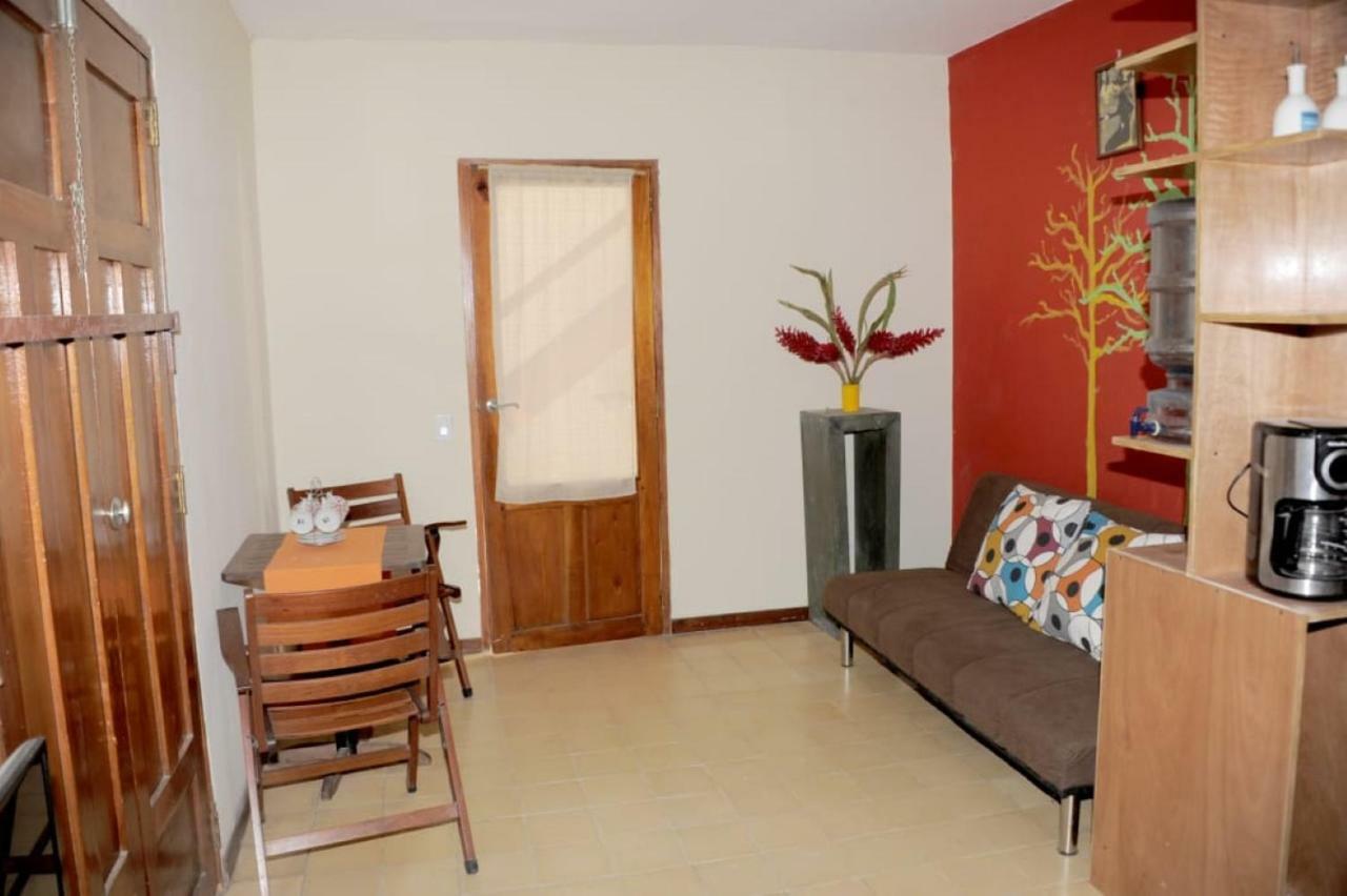 Apartamentos Casa Amarilla グラナダ エクステリア 写真