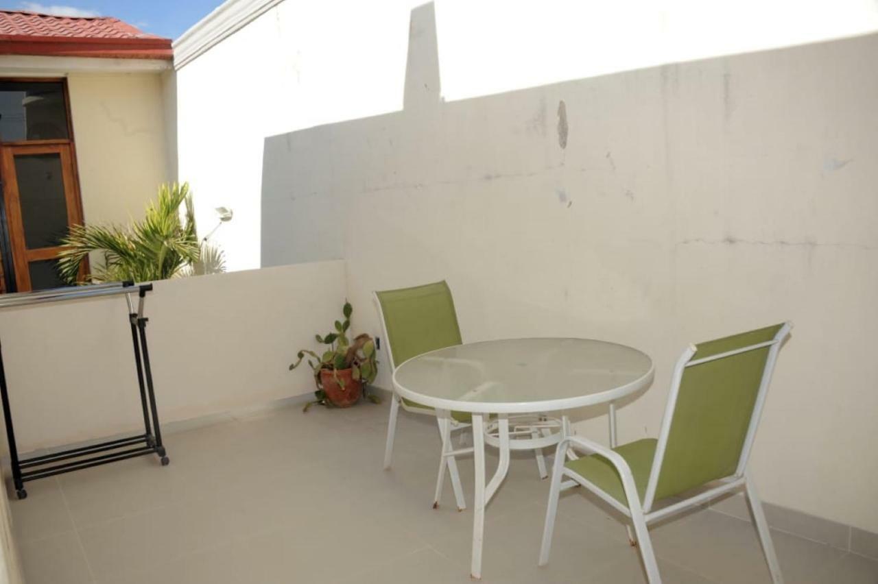 Apartamentos Casa Amarilla グラナダ エクステリア 写真